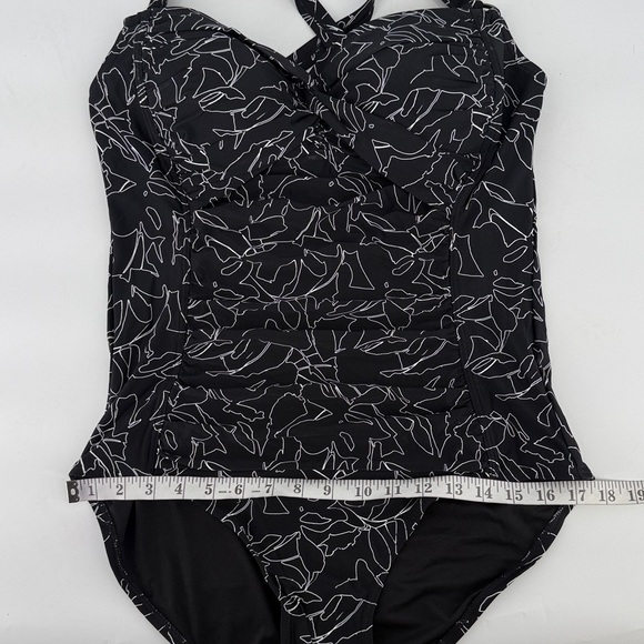 DKNY Women's Size XL Black White Sweetheart Twist Front One Piece Swimsuit New - Picture 11 of 11